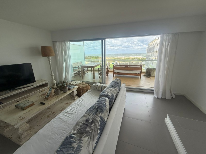 Departamento en alquiler con tres dormitorios en suite